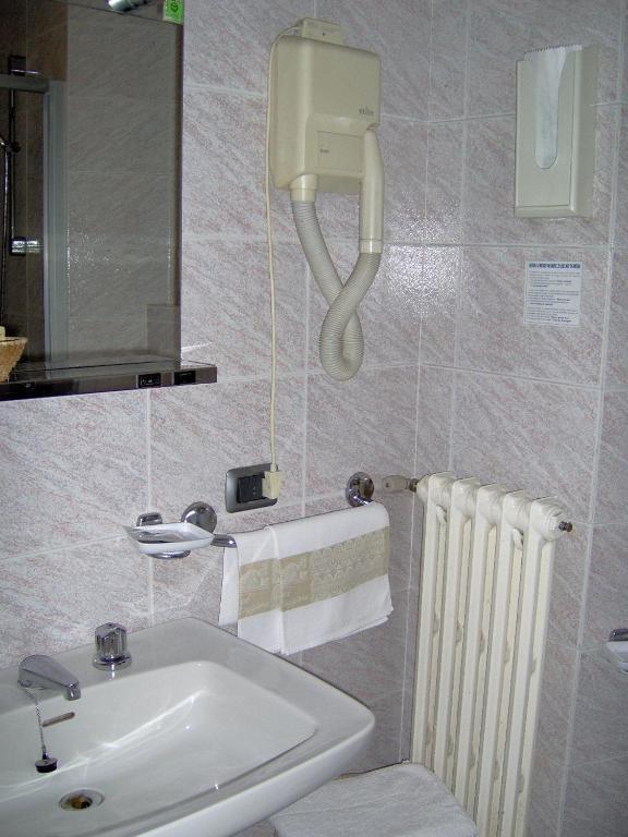 Lago Maggiore Lesa Room photo