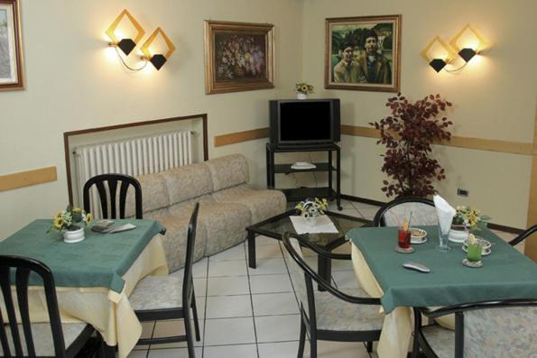 Lago Maggiore Lesa Exterior photo