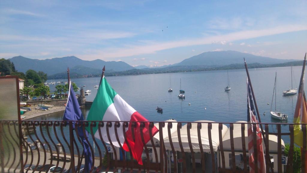 Lago Maggiore Lesa Exterior photo